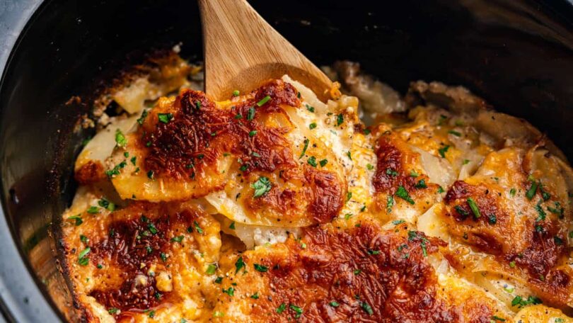 Slow-Cooker-Scalloped-Potatoes-1.jpg Slow Cooker Scalloped Potatoes – The Stay At Home Chef