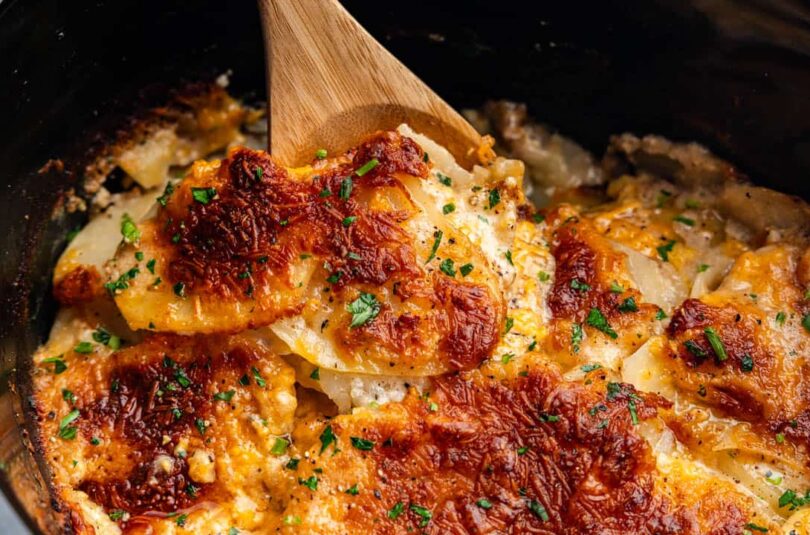 Slow-Cooker-Scalloped-Potatoes-1.jpg Slow Cooker Scalloped Potatoes – The Stay At Home Chef