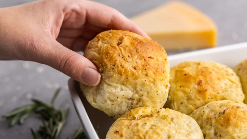 Garlic Parmesan Herb Dinner Rolls