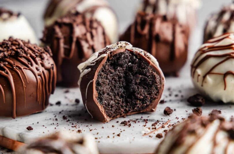 Easy Oreo Truffles – The Stay At Home Chef