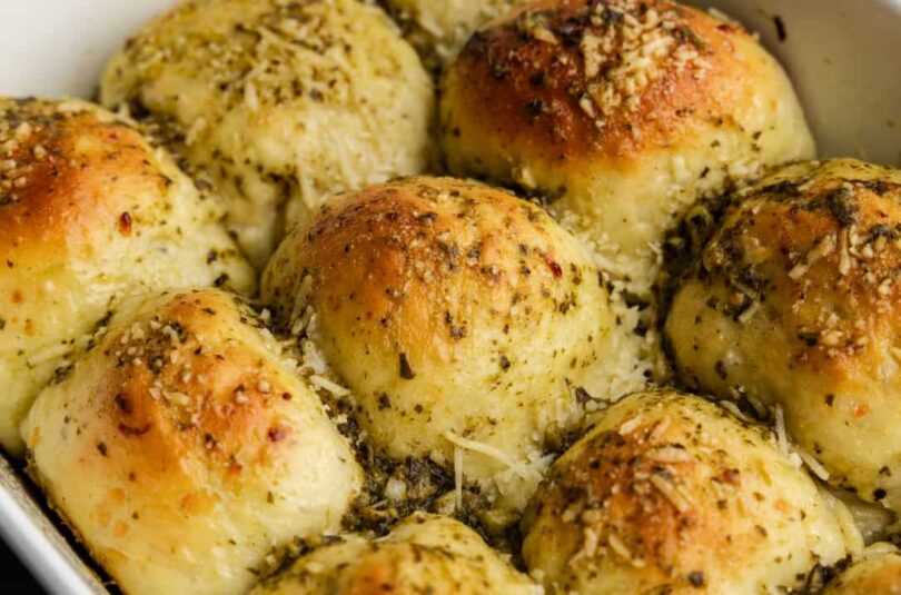 Pesto Parmesan Dinner Rolls – The Stay At Home Chef