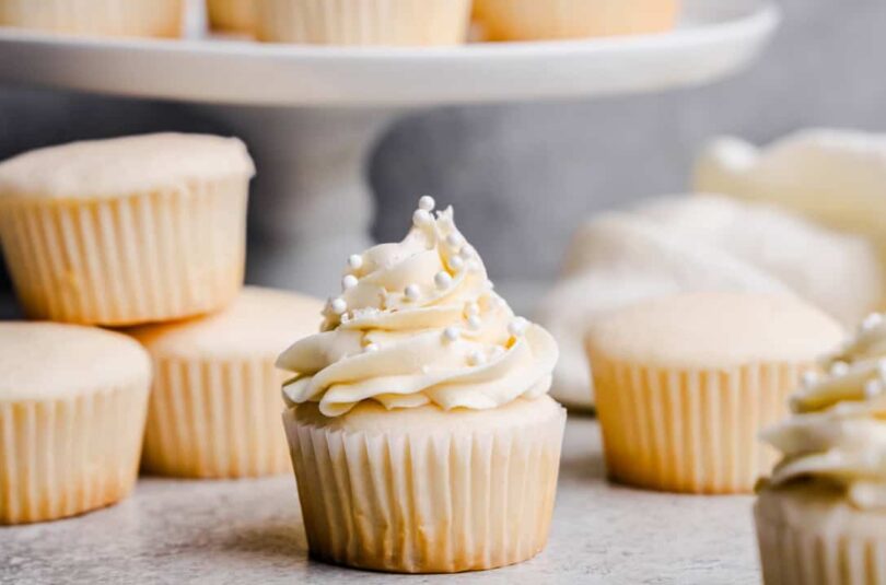 Most-Amazing-White-Cupcakes-2.jpg White Cupcake Recipe