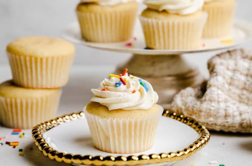 Vanilla-Cupcake-Recipe-3.jpg Vanilla Cupcake Recipe
