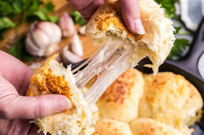 Cheesy-Garlic-Butter-Pull-Apart-Rolls-H1.jpg Cheesy Garlic Butter Pull Apart Rolls